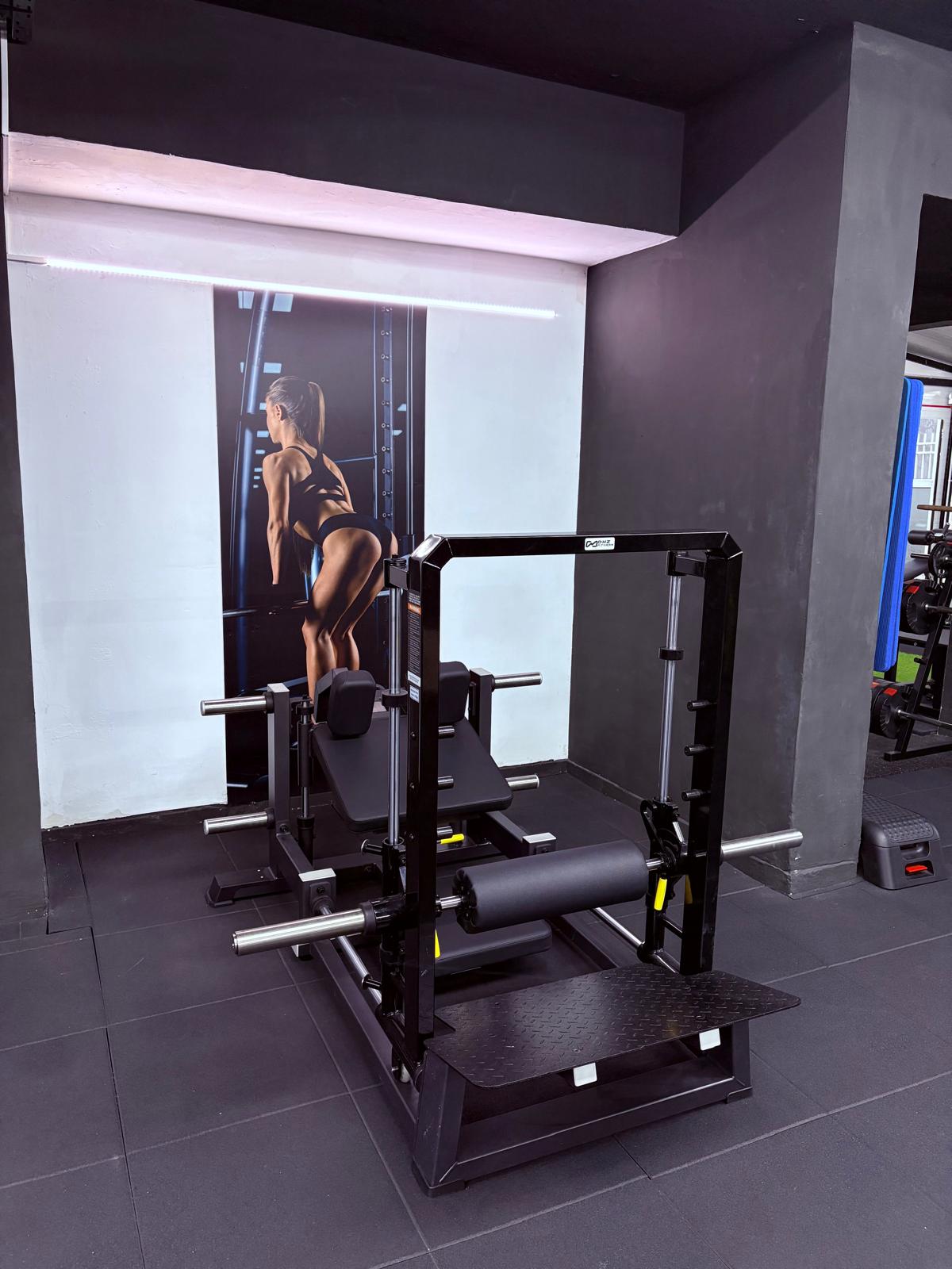 Aparat de squat și antrenament picioare